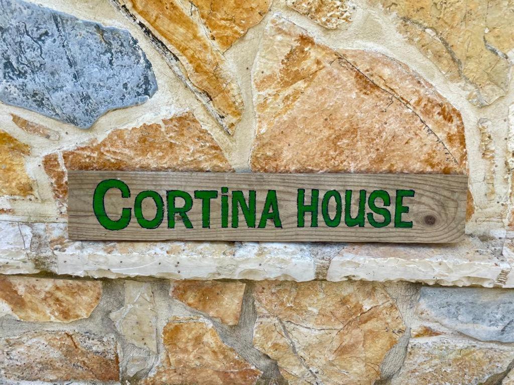 Апартаменти Cortina House Berat Kucove Екстер'єр фото